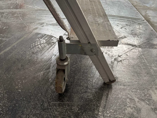 Aluminium bordes trap - afbeelding 12 van  12