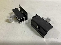 Aluminium eindklem zwart tbv montage zonnepaneel (135x) - afbeelding 2 van  2