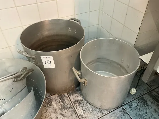 Aluminium grootformaat (kook)pannen - afbeelding 2 van  7