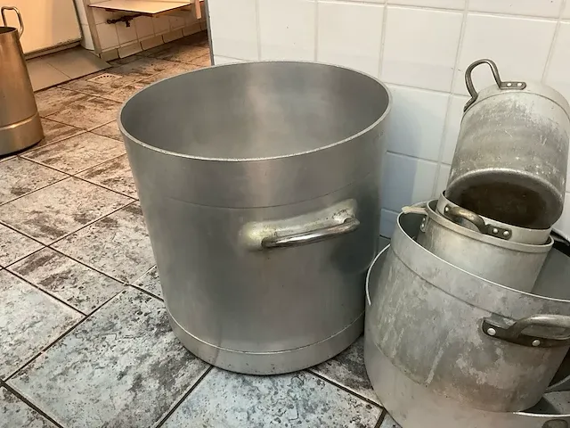 Aluminium grootformaat (kook)pannen - afbeelding 3 van  7