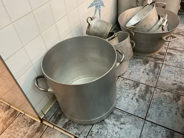 Aluminium grootformaat (kook)pannen - afbeelding 5 van  7