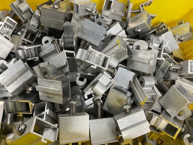 Aluminium klem tbv montage zonnepaneel (260x) - afbeelding 1 van  4