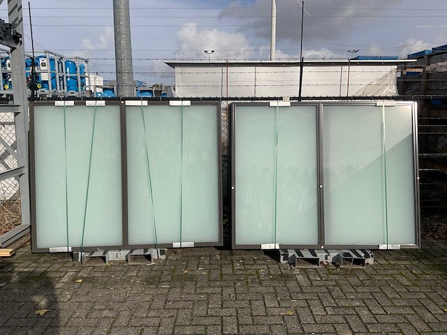 Aluminium kozijnen met raam (22x) - afbeelding 2 van  6