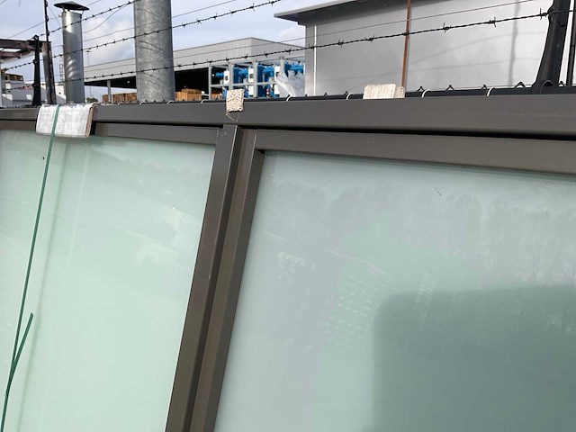 Aluminium kozijnen met raam (22x) - afbeelding 6 van  6