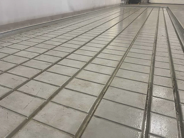 Aluminium kweektafel (5,90x1,715 mtr) (40x) - afbeelding 1 van  8