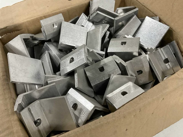 Aluminium montage tbv zonnepaneel (95x) - afbeelding 1 van  2