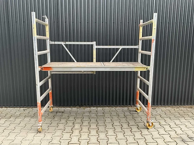 Aluminium opvouwbare - kamersteiger / rolsteiger - afbeelding 1 van  12