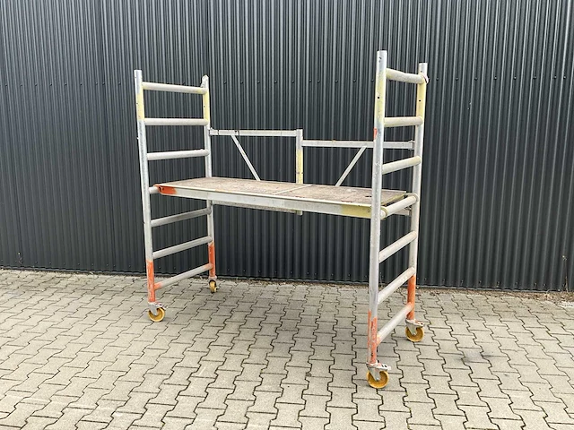 Aluminium opvouwbare - kamersteiger / rolsteiger - afbeelding 6 van  12