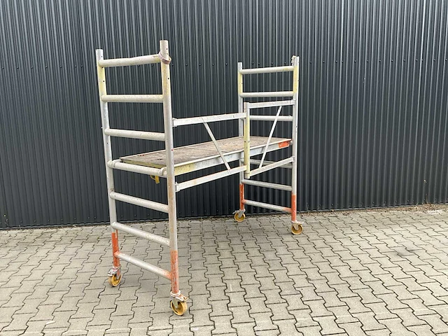 Aluminium opvouwbare - kamersteiger / rolsteiger - afbeelding 8 van  12