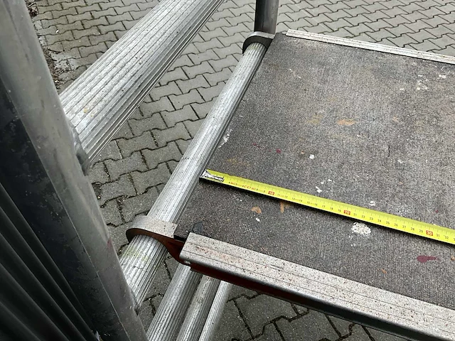 Aluminium opvouwbare - kamersteiger / rolsteiger - afbeelding 10 van  12