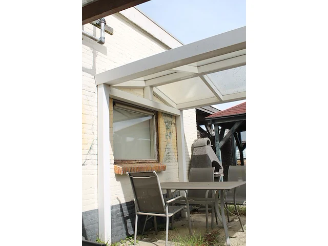 Aluminium overkapping. afmeting 300 x 220 x ca. 250 cm. let op: dient door uzelf gedemonteerd te worden. - afbeelding 2 van  4