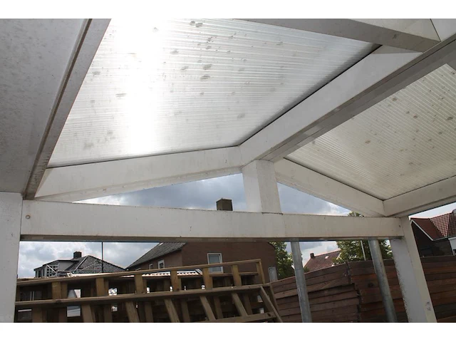 Aluminium overkapping. afmeting 300 x 220 x ca. 250 cm. let op: dient door uzelf gedemonteerd te worden. - afbeelding 4 van  4