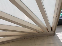 Aluminium overkapping hoekvorm v.v. verlichting en interne waterafvoer. afmeting 310 x 310 x 275 cm. let op... - afbeelding 5 van  5