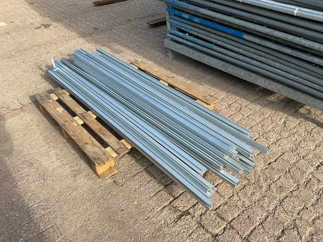 Aluminium profielen voor zonnepanelen - afbeelding 2 van  3