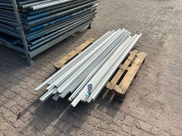 Aluminium profielen voor zonnepanelen - afbeelding 3 van  3