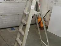 Aluminium trap met 4 treden en bordes lsc - afbeelding 2 van  2