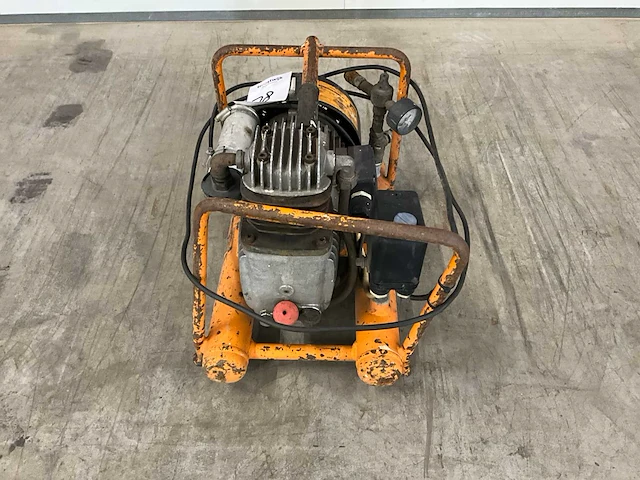Alup zuigercompressor - afbeelding 2 van  6