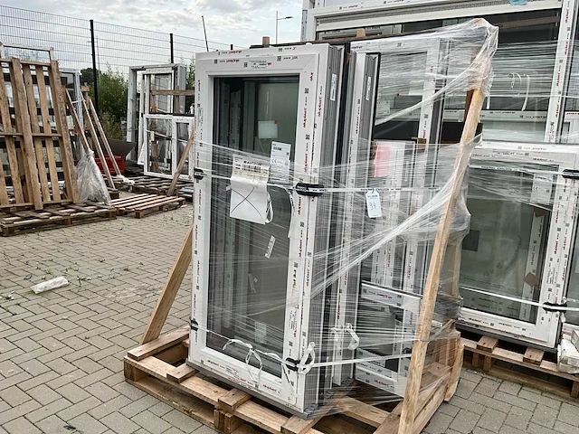 Aluplast kozijn (3x) - afbeelding 1 van  6