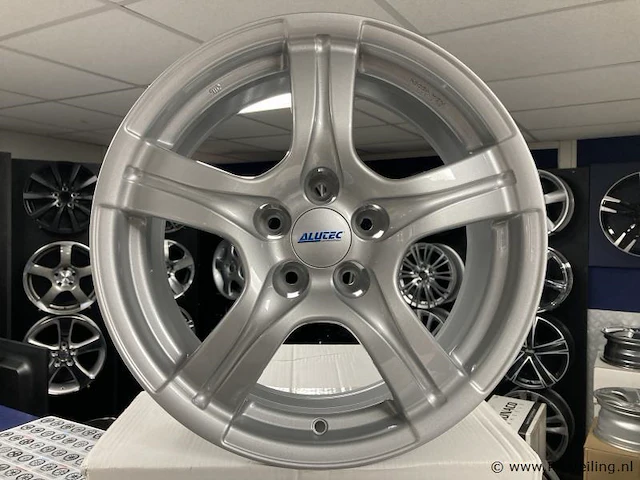 Alutec helix aluminium velgenset - 5x112 7.5j et38 - afbeelding 1 van  1