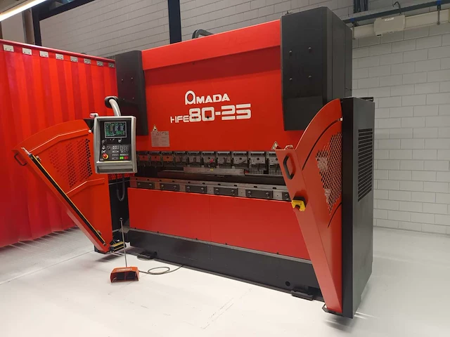 Amada - 2001 - hfe 80-25 - cnc kantbank - afbeelding 2 van  9