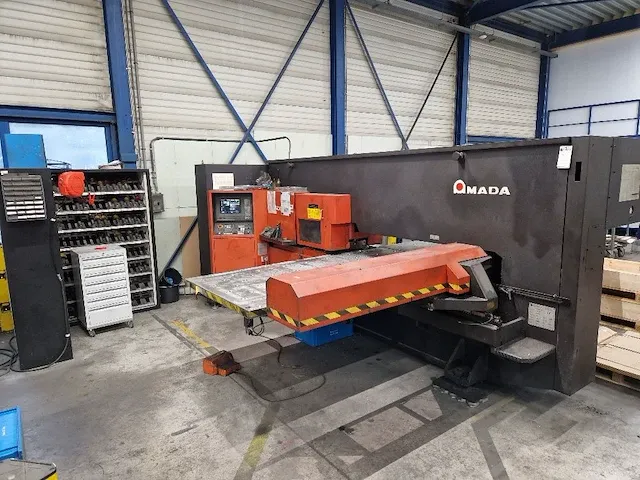 Amada - arcade 212 - punch nibbling machines - afbeelding 1 van  12