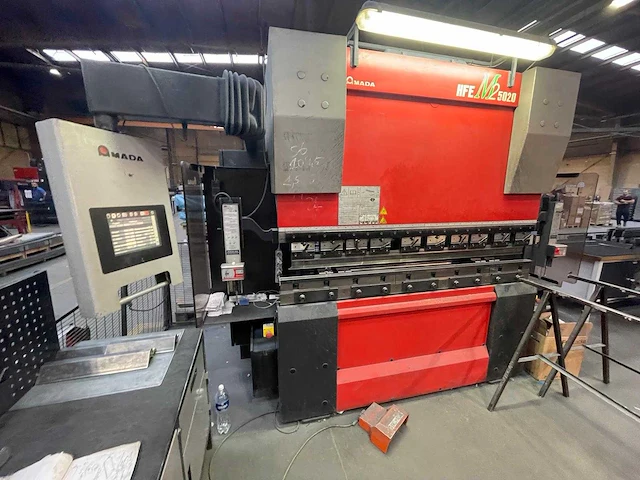 Amada - hfe m2 5020 - cnc press brakes - 2015 - afbeelding 1 van  4