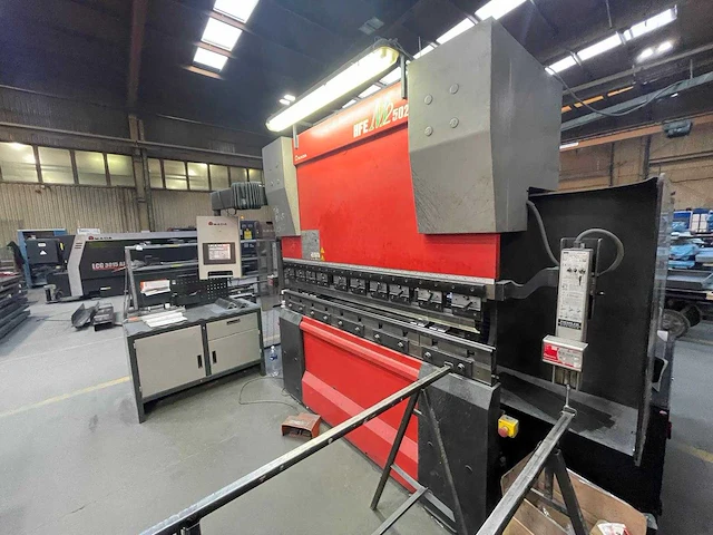 Amada - hfe m2 5020 - cnc press brakes - 2015 - afbeelding 4 van  4