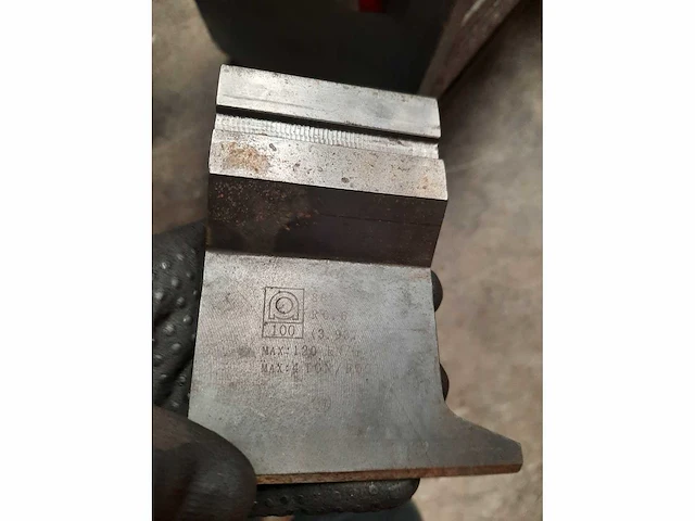 Amada - kantbank gereedschap - afbeelding 2 van  5