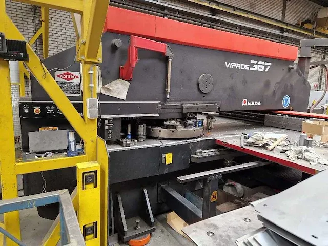 Amada - vipros 367 - pons-nibbelmachine - 1995 - afbeelding 5 van  9