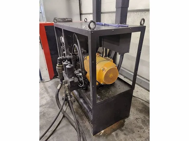 Amada - vipros 368 queen - punch nibbling machines - afbeelding 12 van  12