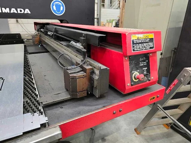 Amada - vipros king 368 - pons-nibbelmachine - 1997 - afbeelding 7 van  12