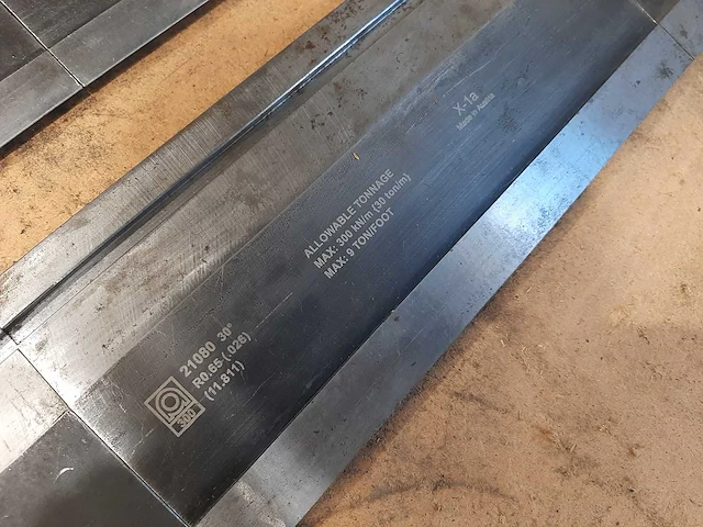 Amada boven gereedschap - 21080 - kantbank gereedschap - afbeelding 2 van  3
