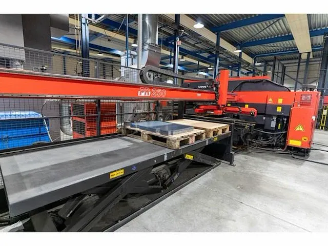 Amada vipros 2510 king pons-nibbelmachine - afbeelding 12 van  21