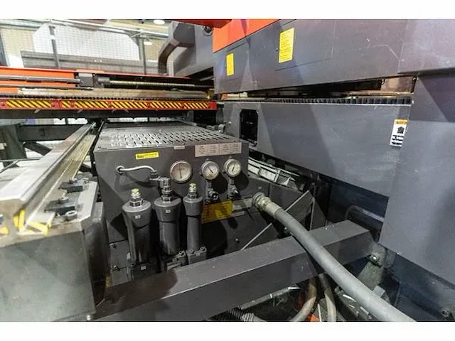 Amada vipros 2510 king pons-nibbelmachine - afbeelding 19 van  21