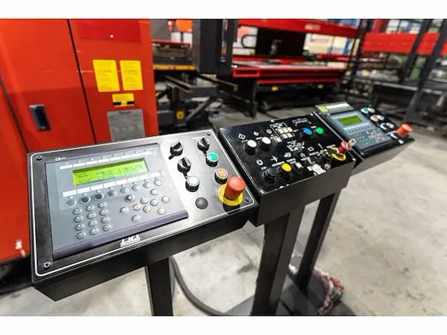Amada vipros 2510 king pons-nibbelmachine - afbeelding 21 van  21