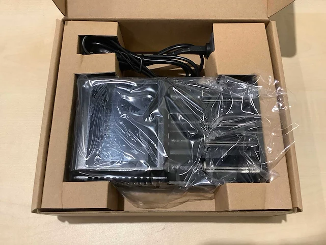 Amazon basics batterij oplader (47x) - afbeelding 5 van  6