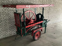 Ambachtelijke scharen/ messen slijper antiek - afbeelding 1 van  8