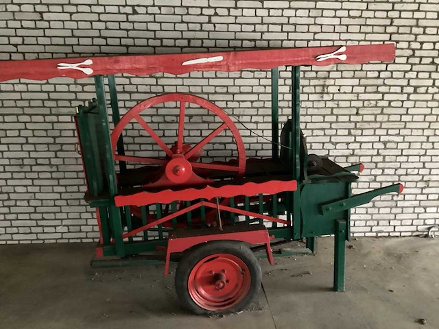 Ambachtelijke scharen/ messen slijper antiek - afbeelding 2 van  8