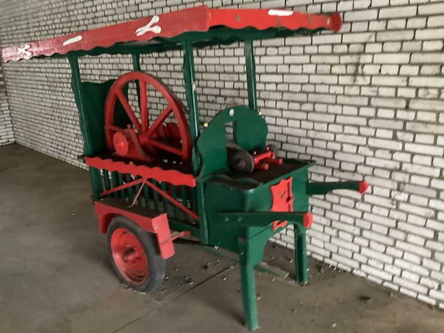 Ambachtelijke scharen/ messen slijper antiek - afbeelding 3 van  8