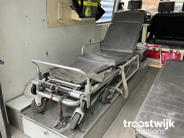 Ambulance - afbeelding 3 van  20