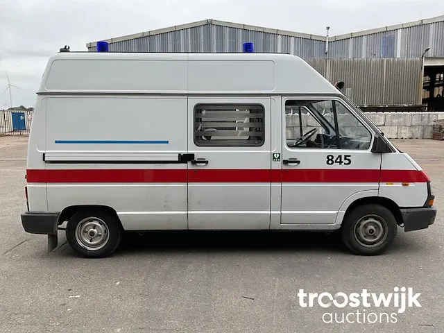 Ambulance - afbeelding 18 van  20