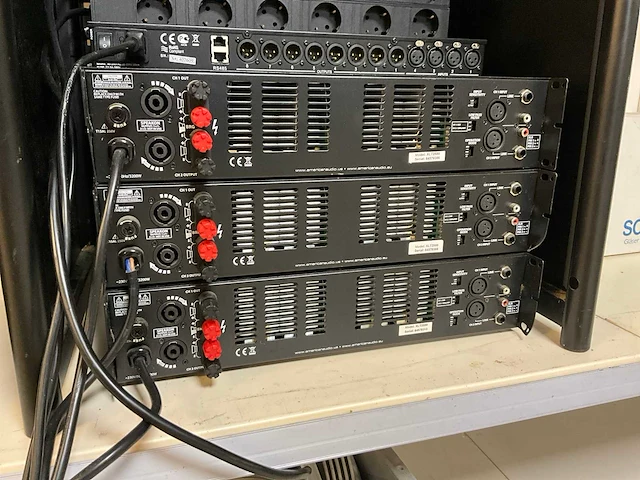 American audio - lxt 2500 - rek met versterkers en digital equalizer (3x) - afbeelding 3 van  12