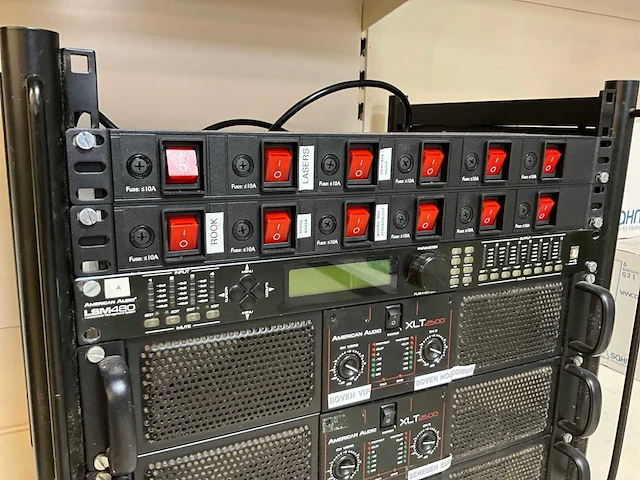 American audio - lxt 2500 - rek met versterkers en digital equalizer (3x) - afbeelding 9 van  12