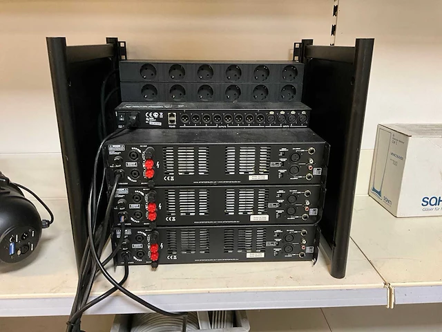 American audio - lxt 2500 - rek met versterkers en digital equalizer (3x) - afbeelding 12 van  12