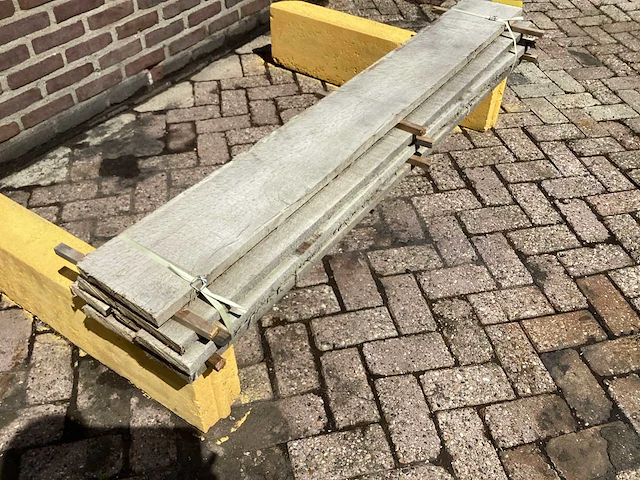 Amerikaans eiken - 2024 gezaagd 180 x 300 x 1660 mm - schaaldeel (8x) - afbeelding 3 van  5