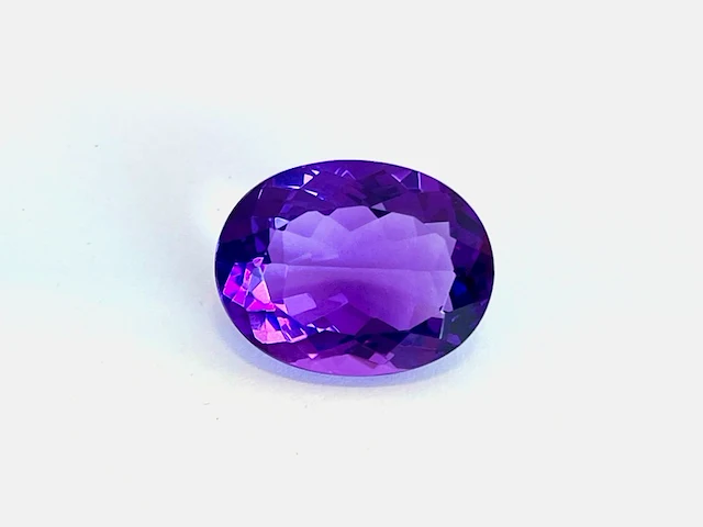 Amethist - grote natuurlijke amethist 24.70 carat - afbeelding 1 van  6
