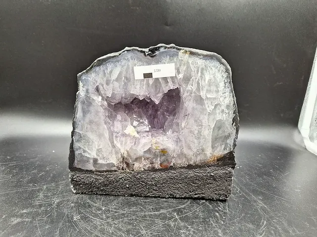 Amethist geode 3,72 kg - afbeelding 1 van  3