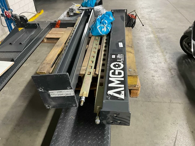 Amgo lift a-435p 4-koloms hefbrug hefbrug - afbeelding 2 van  13