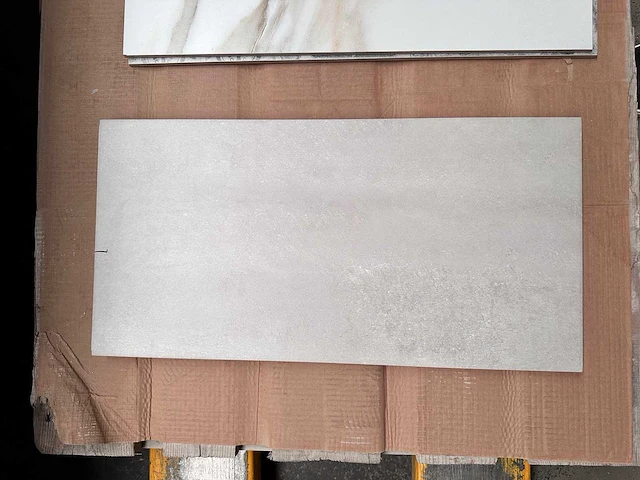 Amos new beton light grey mat 30,5x60,5 cm tegel 47,36 m² - afbeelding 1 van  1