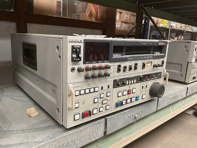 Ampex cvr-70 betacam ps editing recorder - afbeelding 1 van  4